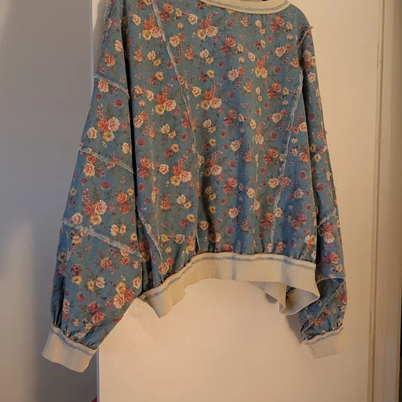 LovLov - Boutique Washed Vintage Floral Pullover, Size L, NWT - Picture 3 of 5